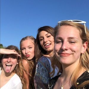 Meet your Posher, Rose